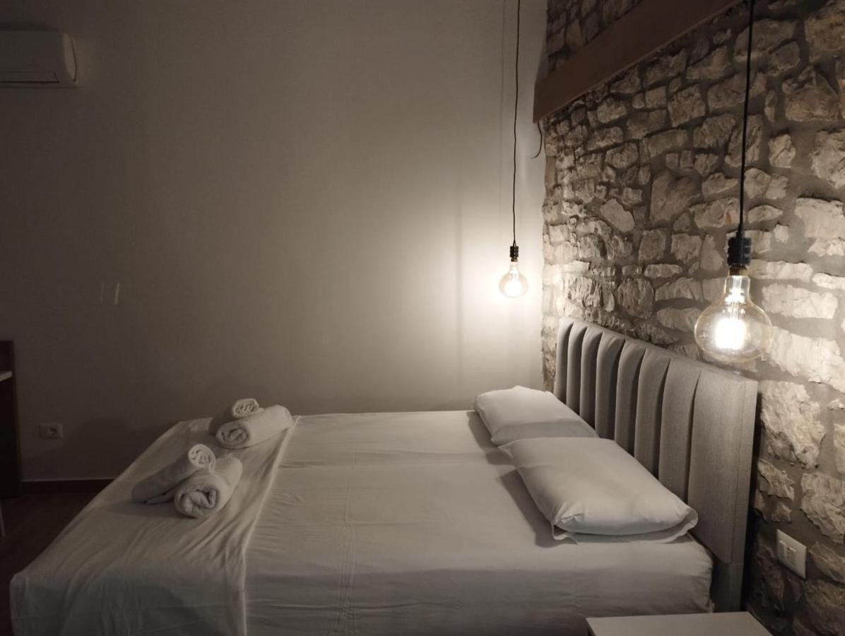 Comfort Guest Rooms Vila Hm Sarandë Exterior foto